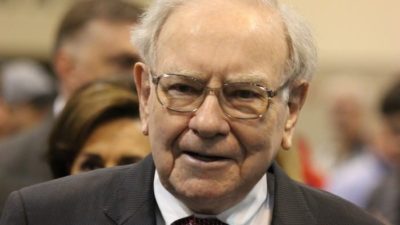 Legendary share market investing expert and owner of Berkshire Hathaway Warren Buffett